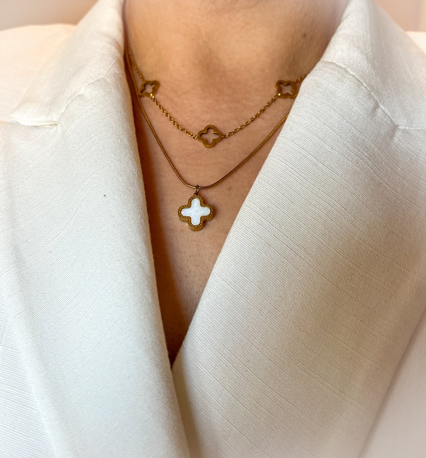 Kleeblatt Halskette- Doppelseitig, schwarz/weiß