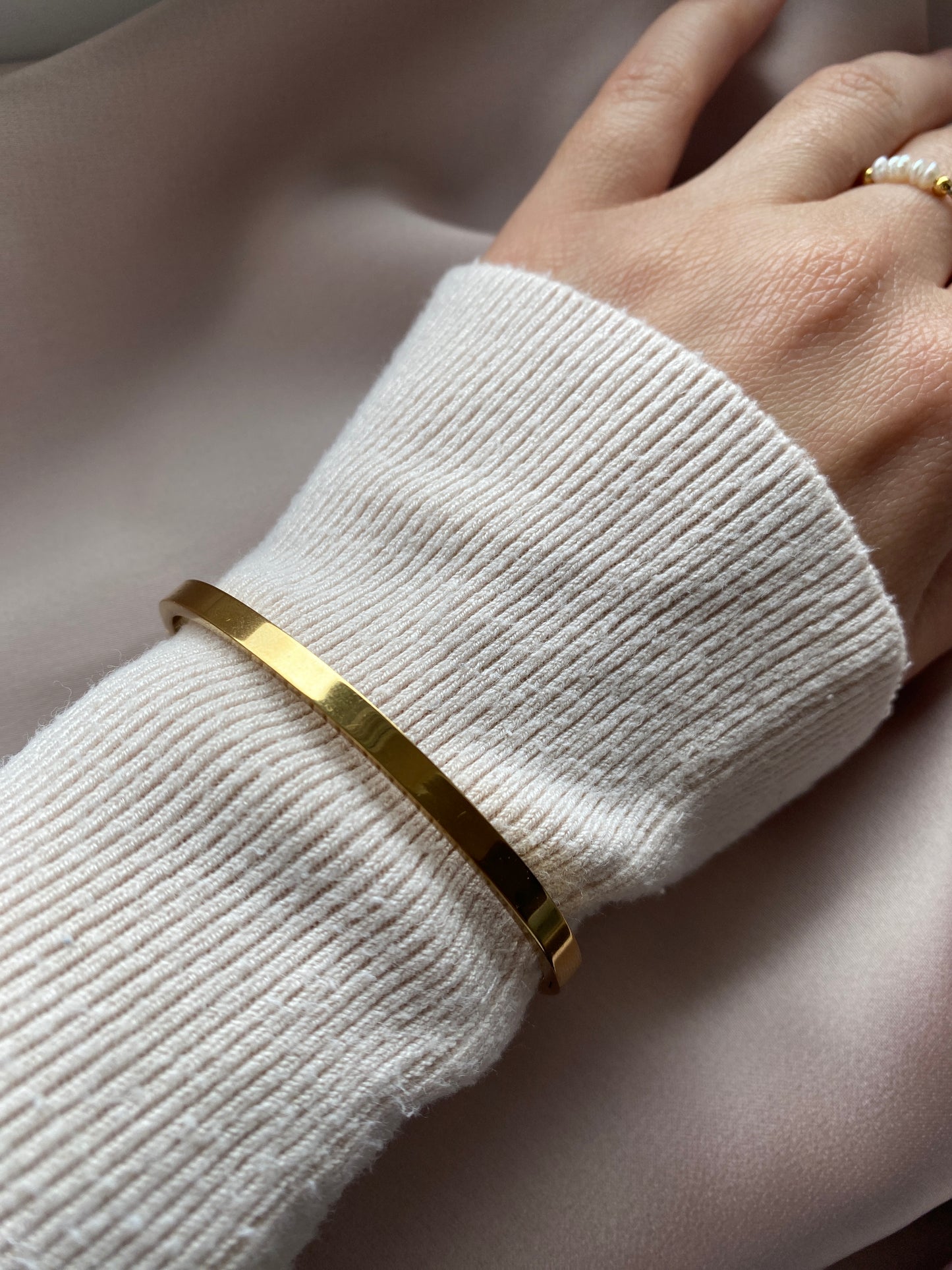 Sade- Armreifen klassisch elegant, gold