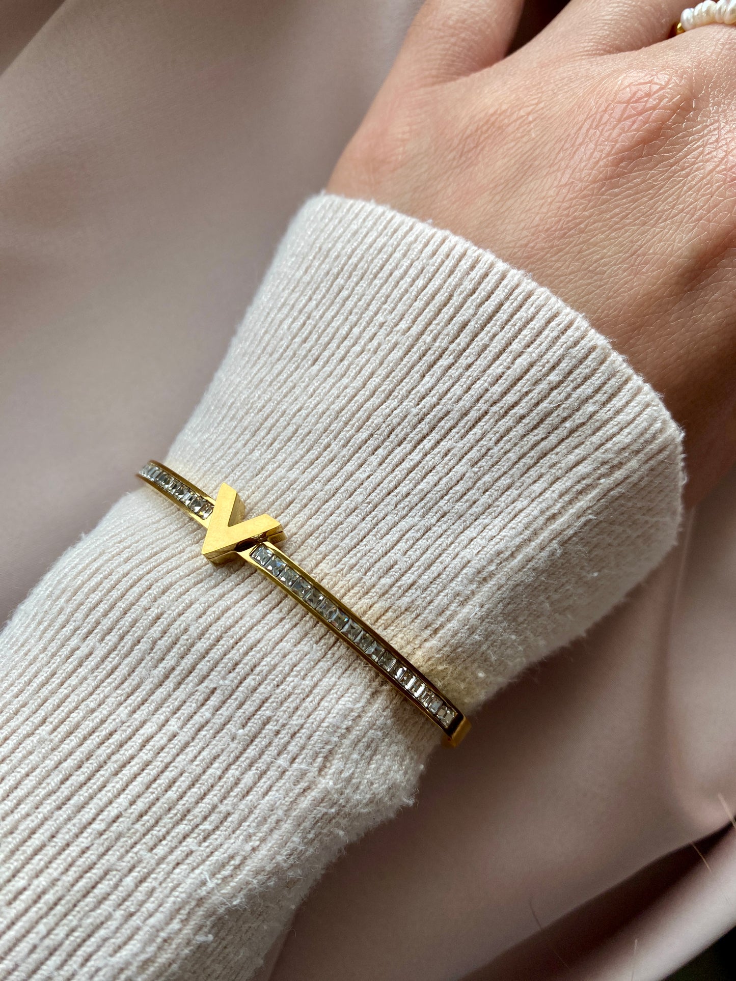 V-Shine Armreifen, gold